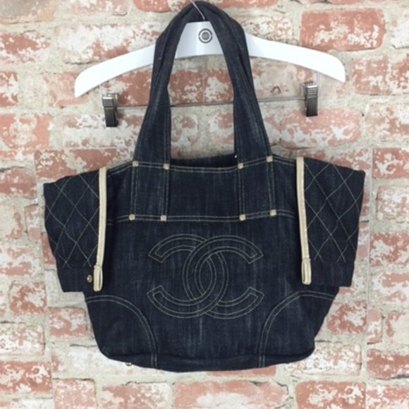 CHANEL Denim Tote / Shoulder Bag - Picture 3 of 16